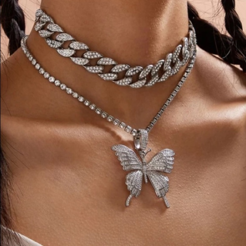 ICY Rhinestone decor butterfly necklace✨🦋😍